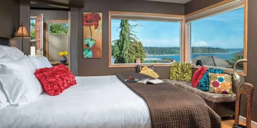 Three Tree Point Bed & Breakfast - Image 1