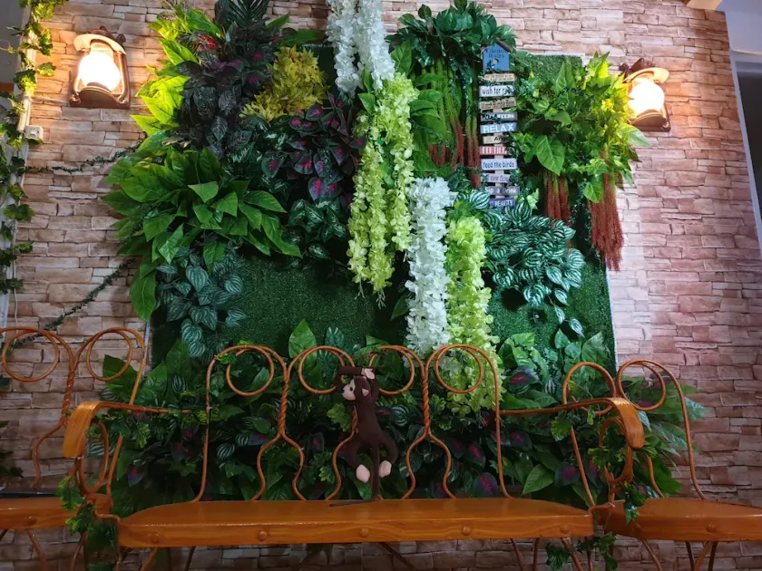 GardenPod Hostel + Cafe - Image 1