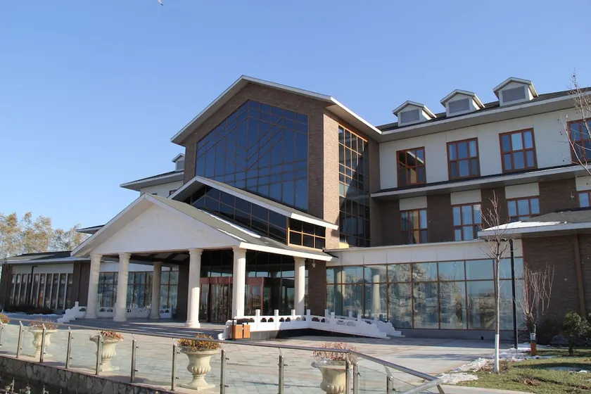 Qingyang Baiyangdian Spring Resort - Image 1