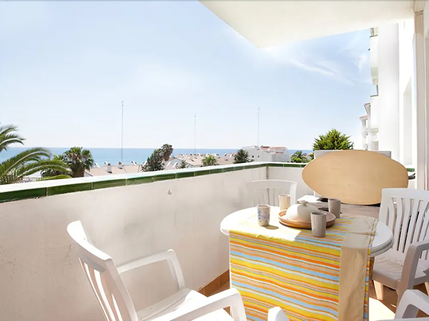 Family pool & beach - Image 1