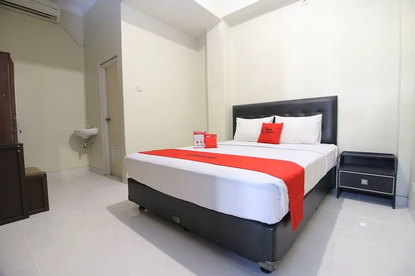 RedDoorz Plus near Universitas Negeri Yogyakarta - Image 1