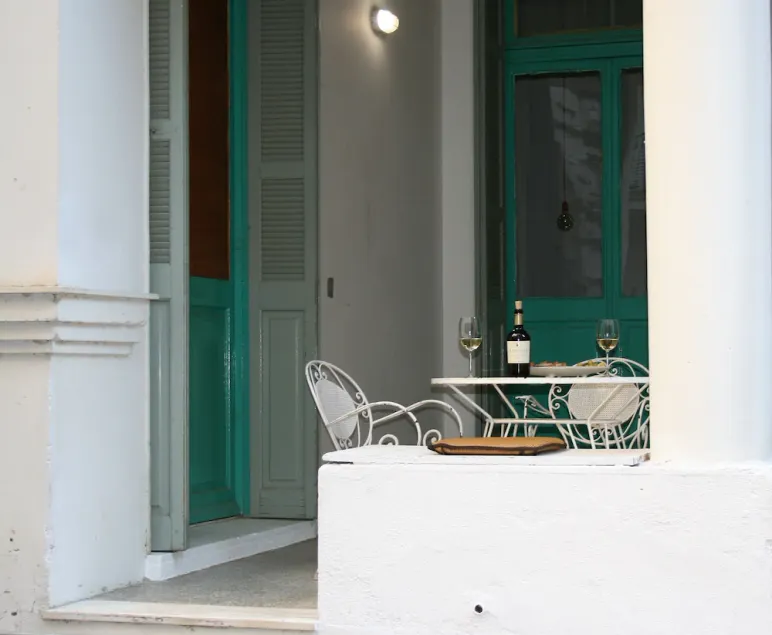 Neoclassical Art House Bhive - Image 1