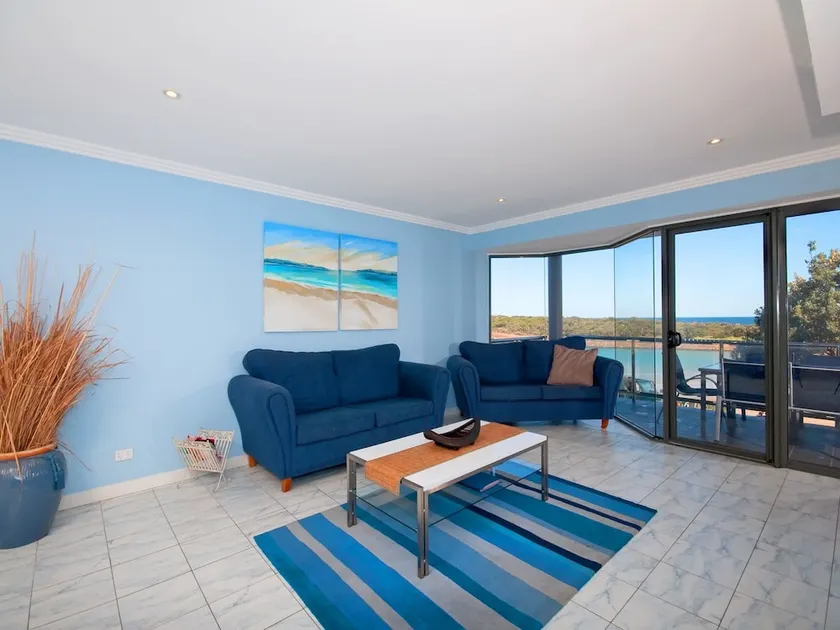 The Outlook, Unit 4/3 Ocean Parade - Image 1