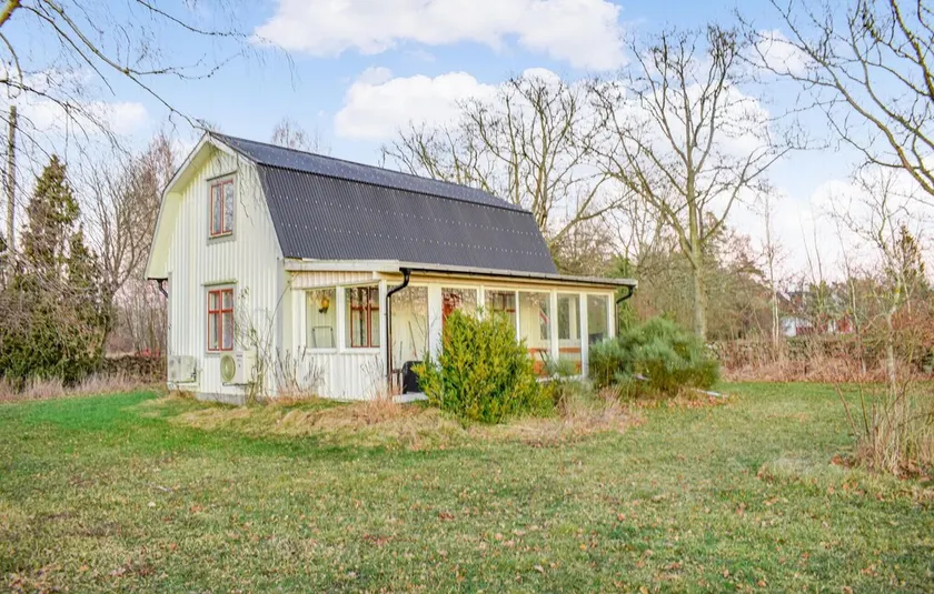 Stunning Home in Löttorp With 4 Bedrooms - Image 1