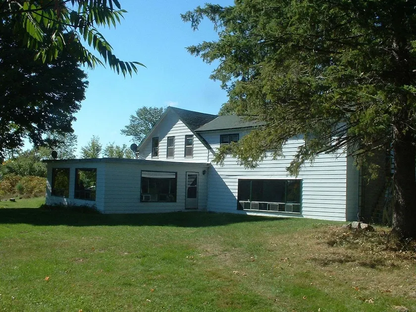 Limerick Lake Lodge & Marina - Image 1
