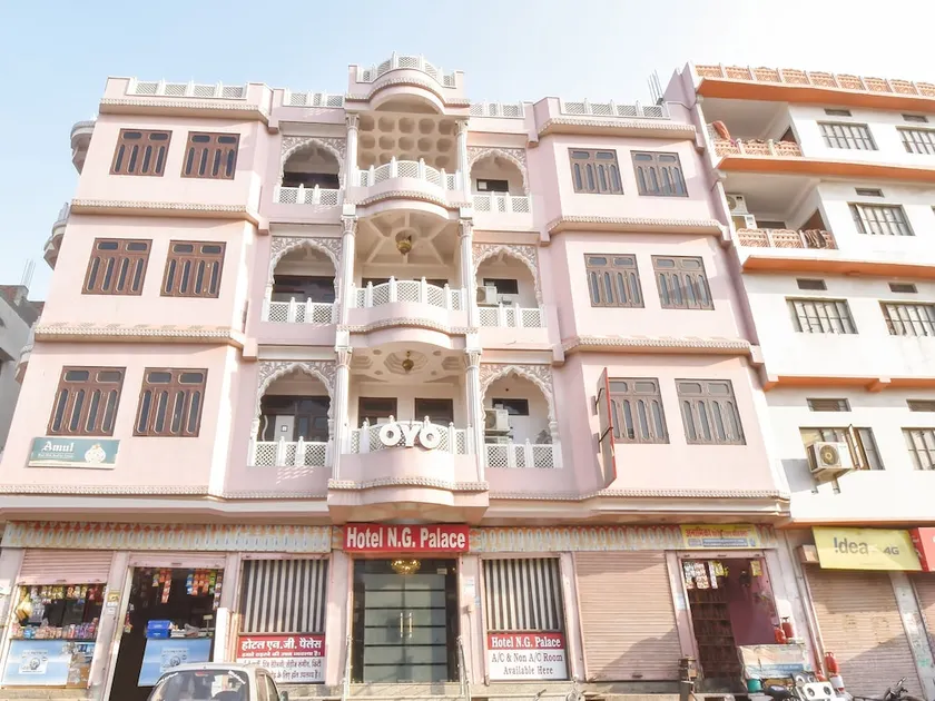 Hotel N.G. Palace - Image 1