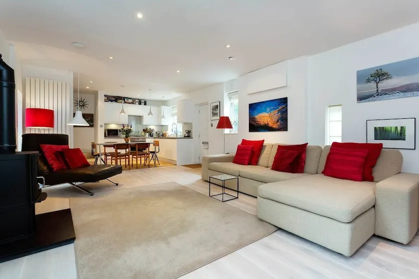 Camden Mews Terrace - Image 1