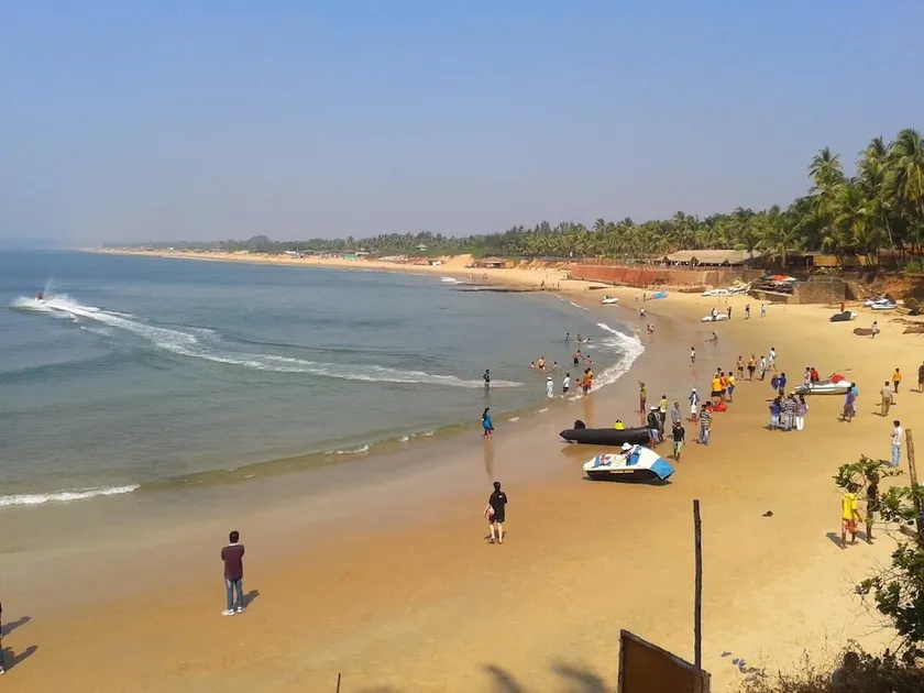 Ocean Waves Goa Holiday - Image 1