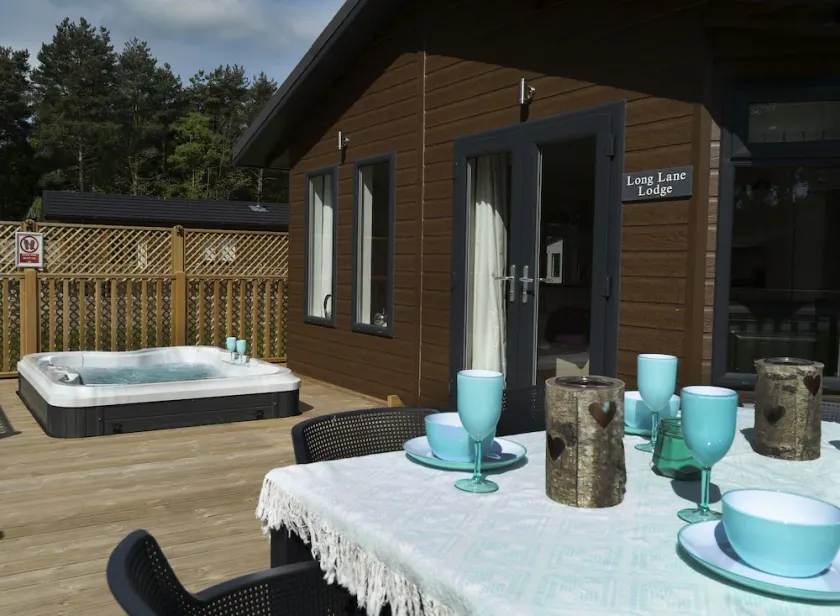 Long Lane Lodge - Lodge with Hot Tub - Image 1