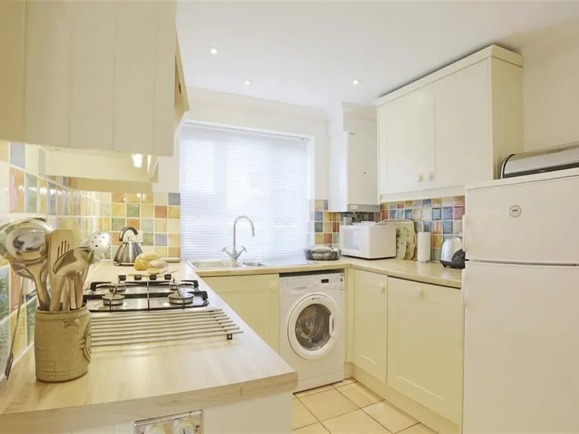 Beautiful Holiday Home in Reydon Anglia With Private Garden - Image 1