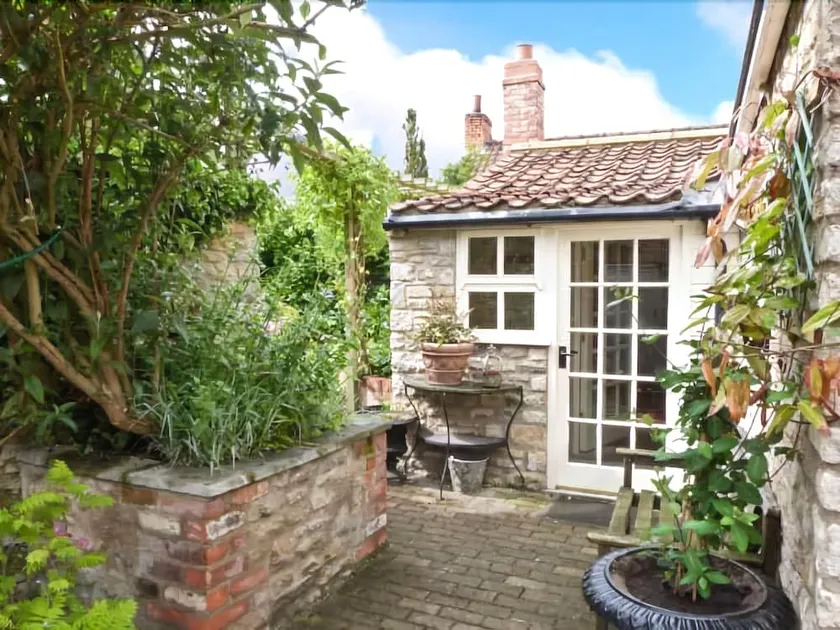 Coronation Cottage - Image 1