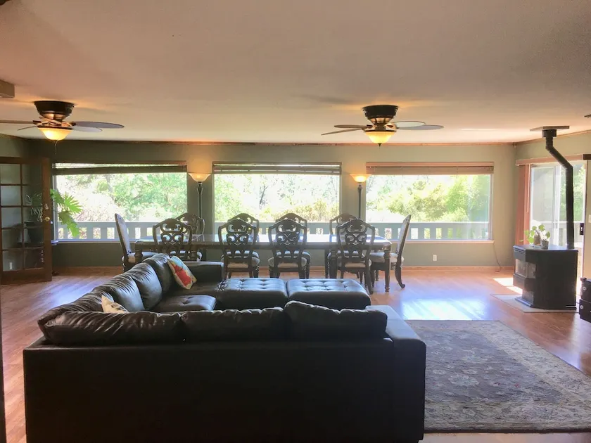 Black Oak Manor - Image 1