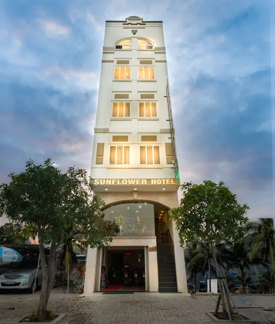 Sunflower Hotel - Image 1