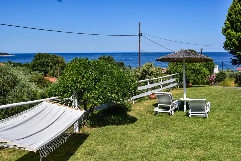 Aura Guesthouse B&B - Image 1
