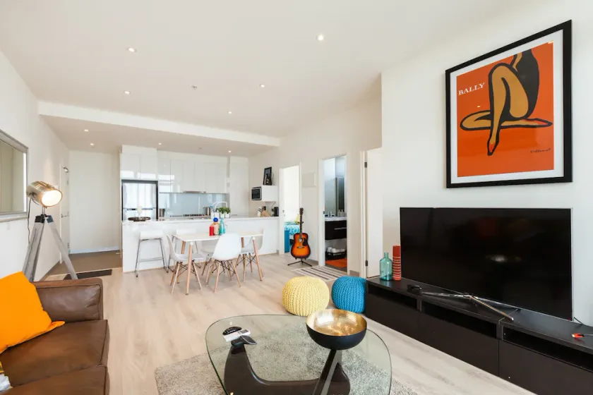 LENA, 2BDR Southbank Apartment - Image 1