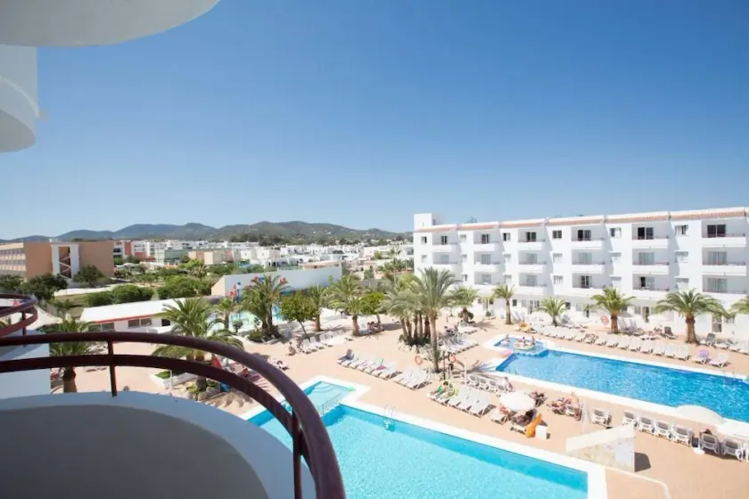 Coral Star Hotel - Image 1