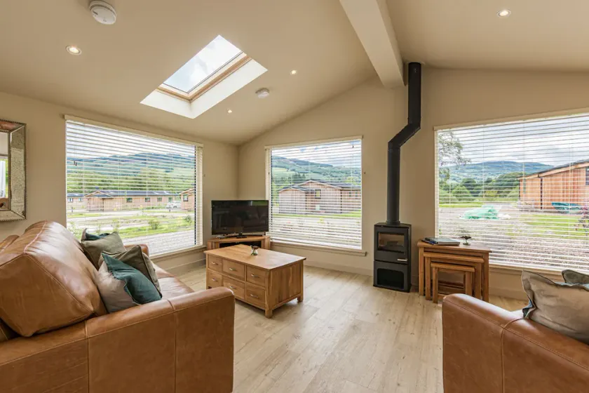 Lyon Lodge, Sleep 6, Private hot Tub, pet Friendly - Image 1
