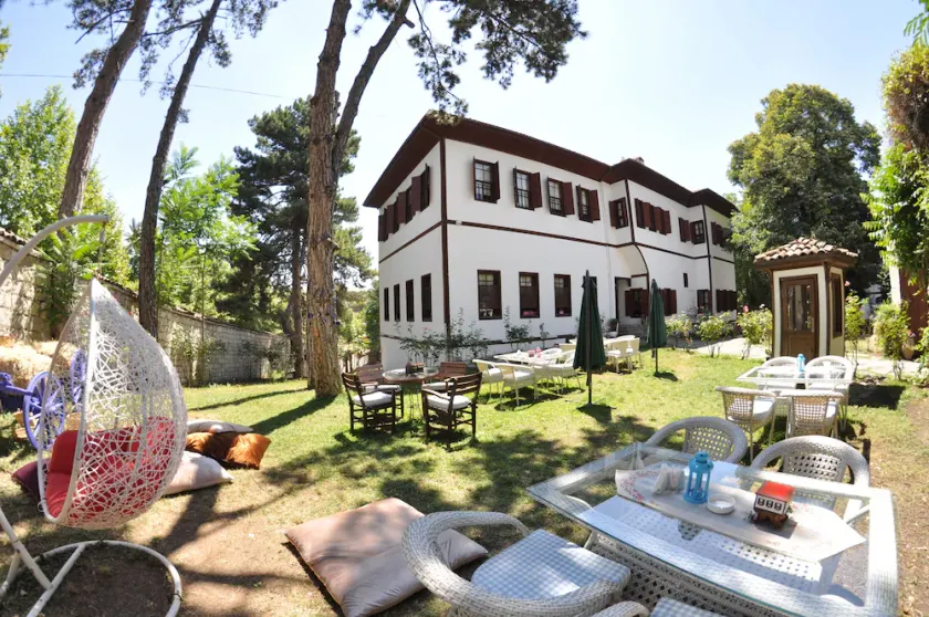 Havuzlu Asmazlar Konagi - Image 1