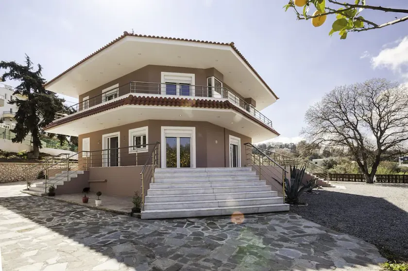 Laugh & Life House - Image 1