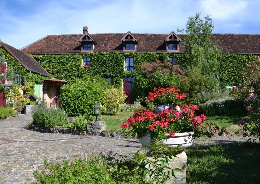 Casteland - Image 1