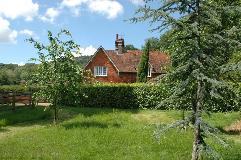 Parkhurst Cottage - Image 1