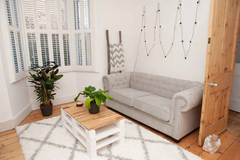 Charming 1 Bedroom House Close to City Centre - Image 1