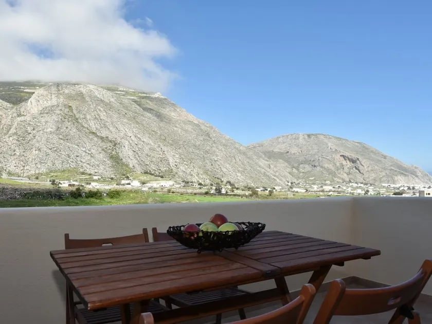 Theoni's Santorini Views - Image 1