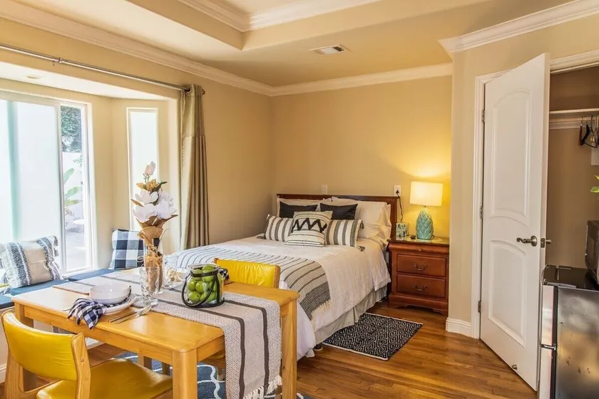 Lemon House - Cozy, In-law Studio - Image 1