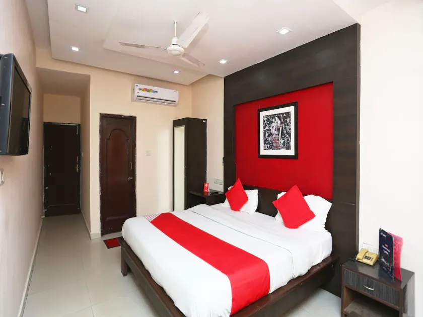 Jhankar Hotel  & Restaurant - Image 1