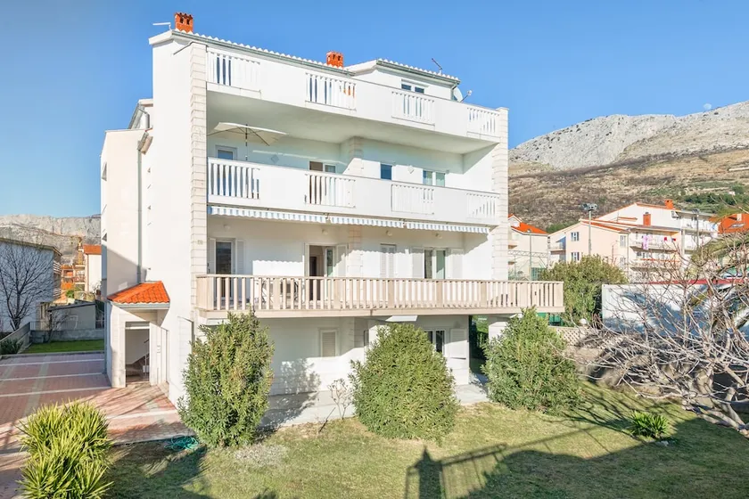 Lct Oleander Apartments - Image 1