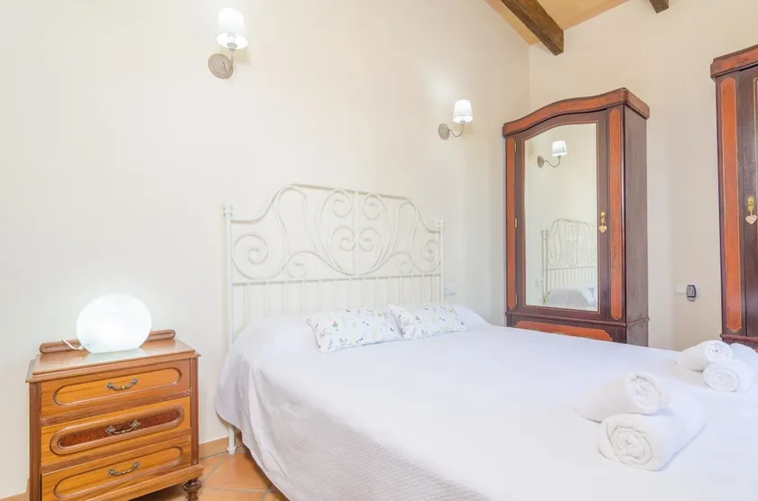 ES Caparó - Image 1