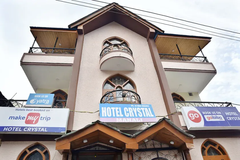 Hotel Crystal - Image 1