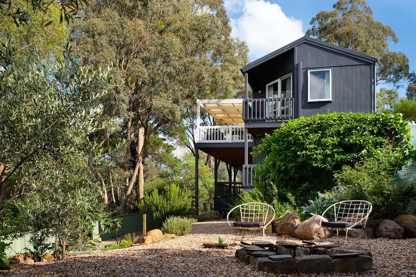 Hepburn Pool House - Image 1
