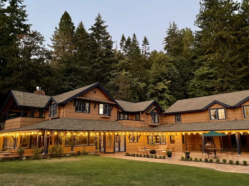 Mount Tom House - Image 1