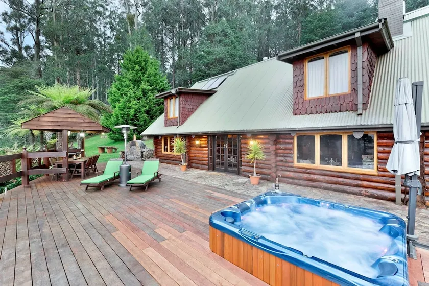 Eagles Nest Luxury Mountain Retreat - Image 1