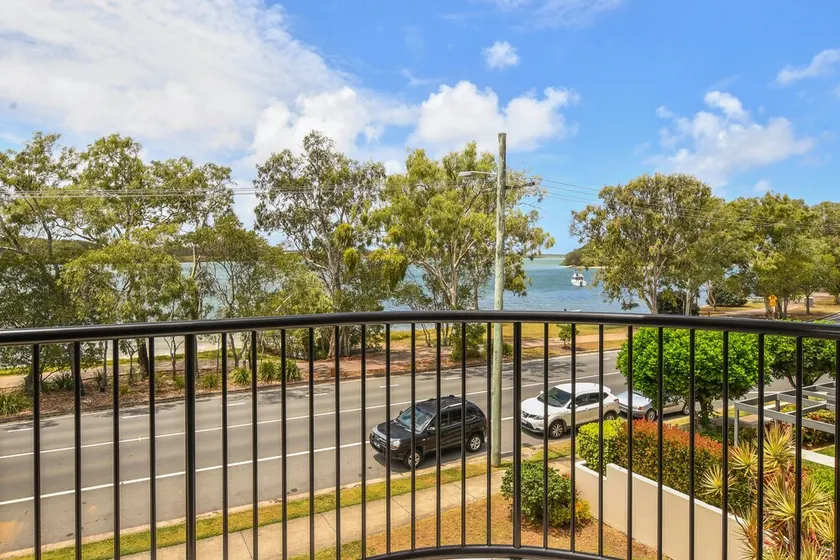 Coral Breeze Bradman Avenue Maroochydore - Image 1