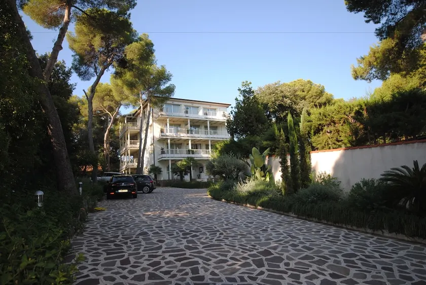 Guest House Cap Martin - Image 1