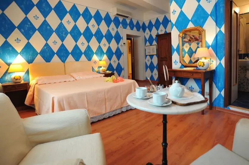 Hotel Albion - Image 1