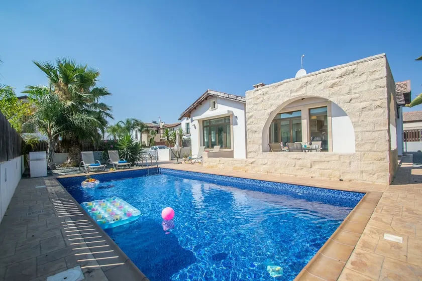 Rada's Vacation Home - Image 1