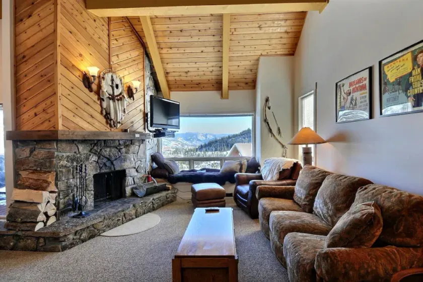 Beaverhead Condominiums - Image 1