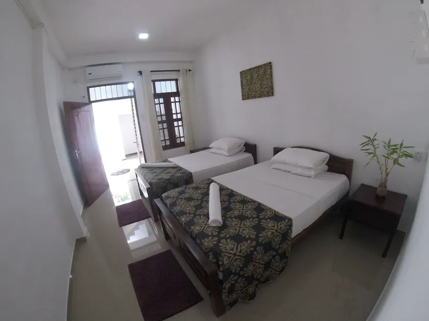 A To Zee Airport Villa - Image 1