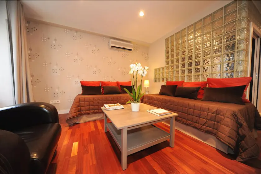 Apartamentos Madrid - Image 1