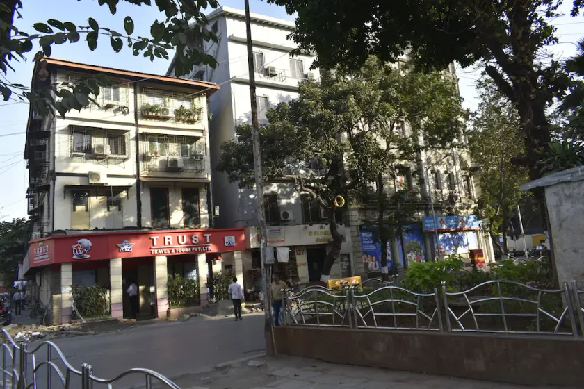 Hotel Dolphin - Image 1