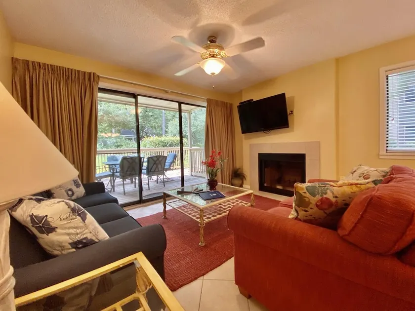 Beautiful & Spacious Myrtle Beach Condo Near Beach - Image 1