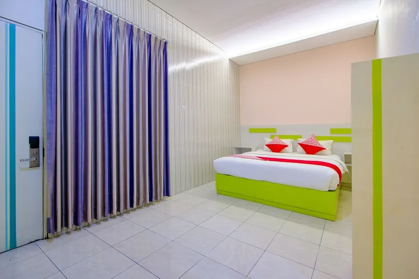 OYO 2105 Hotel Sanca Inn - Image 1
