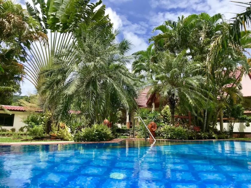 Falang Paradise - Image 1