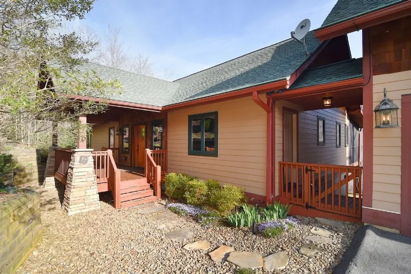Harmony Hill Cabin - Image 1