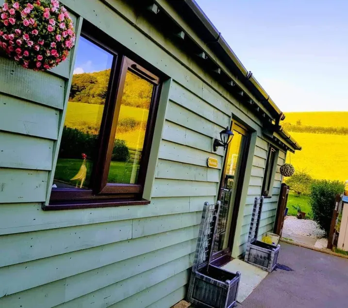 Rose View Cabin - Image 1
