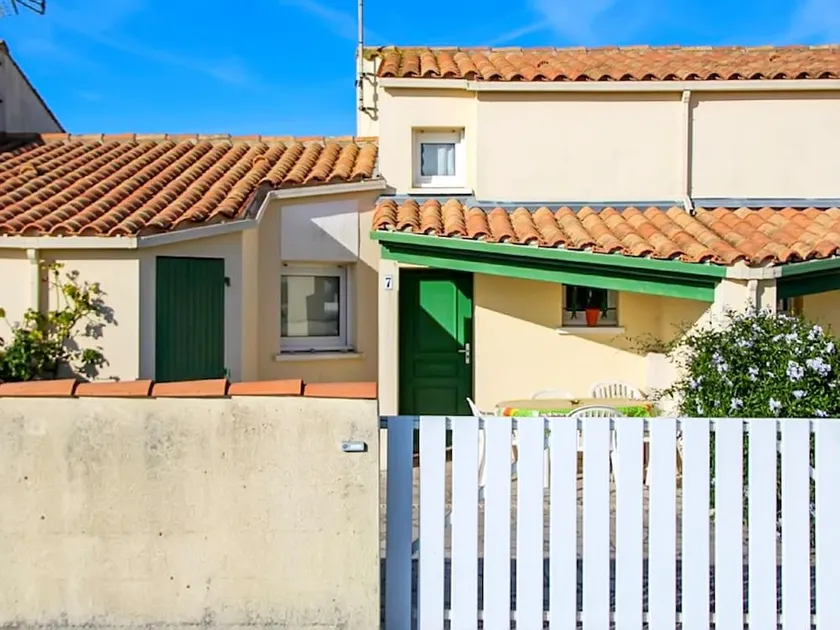 Holiday Home Des Aubioches - Image 1