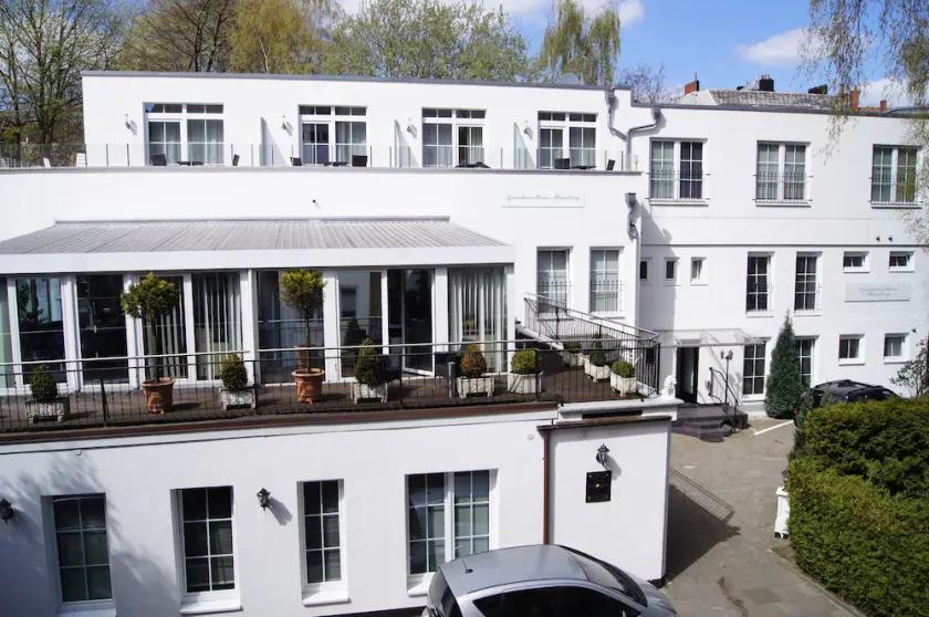 Apartmenthaus Hamburg - Image 1